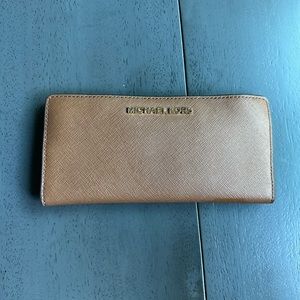 Michael kors wallet